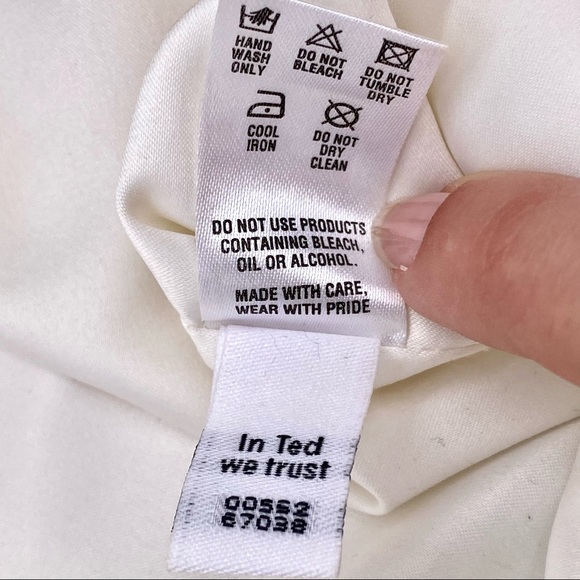 Like NEW Ted Baker 'Quellia' Tropical Shorts, TB2 - Picture 14 of 15